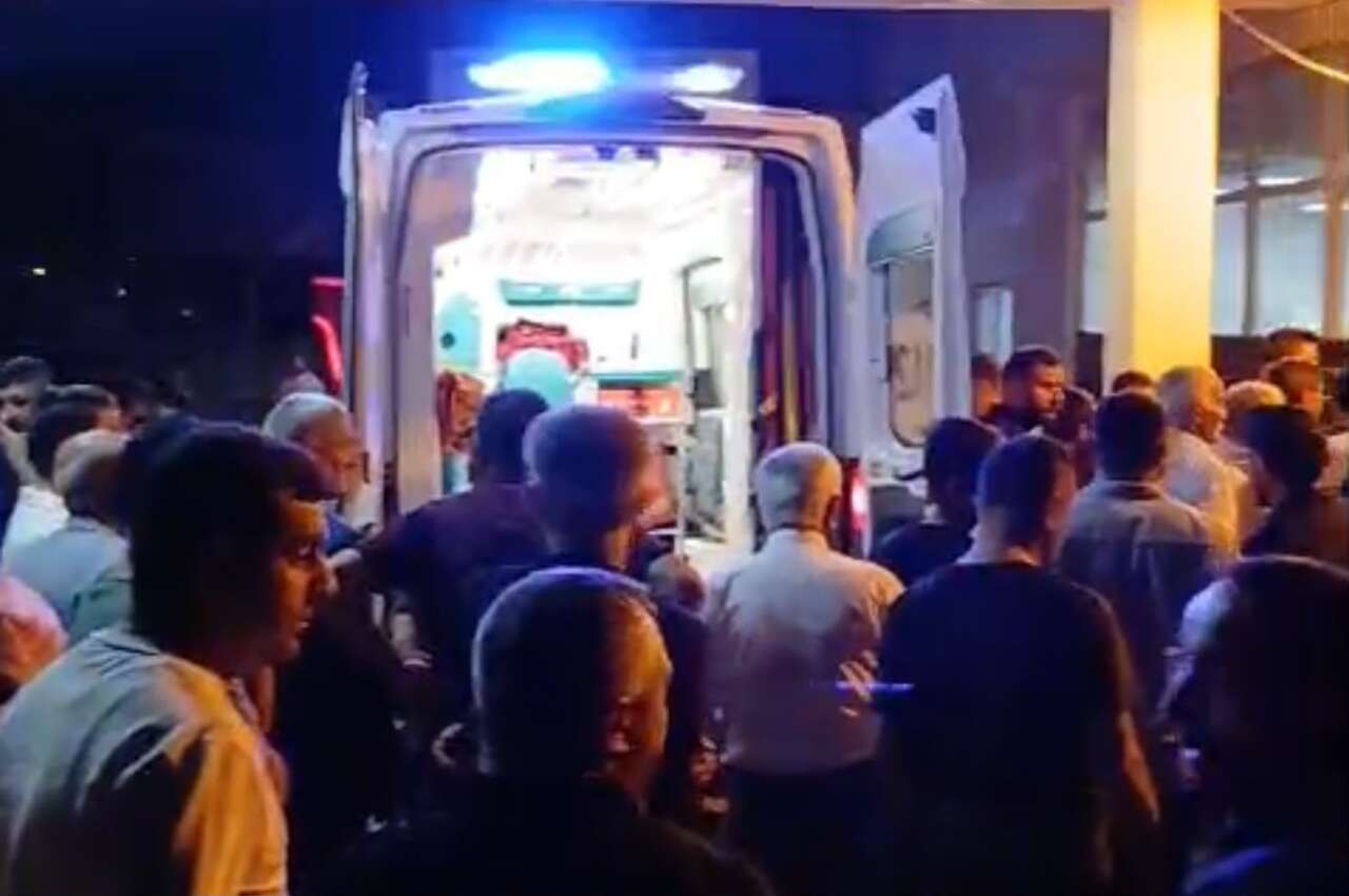 Seyir halindeki otomobilde yangın! Baba ve 2 çocuğu alevlerin arasında kaldı 3